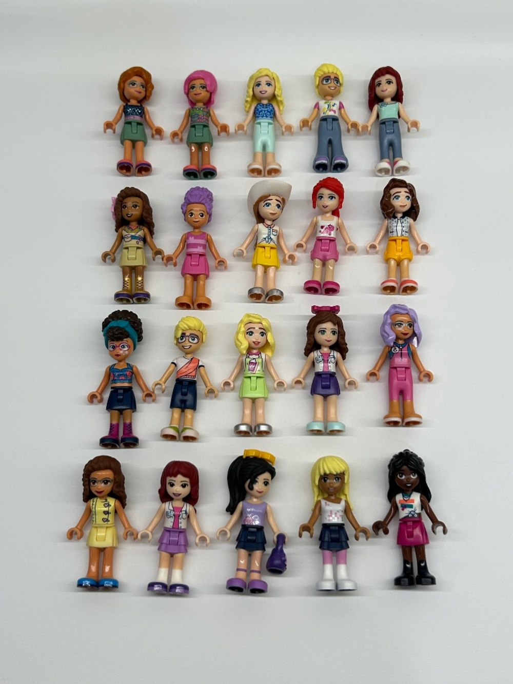 Lego Friends Mini Figures Set of 20 (2-d2)